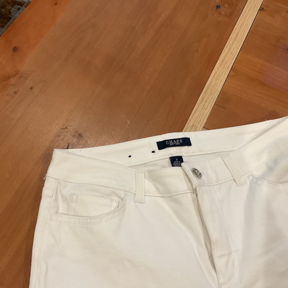 Chaps Size 2 white stretch jeans - Picture 2 of 3